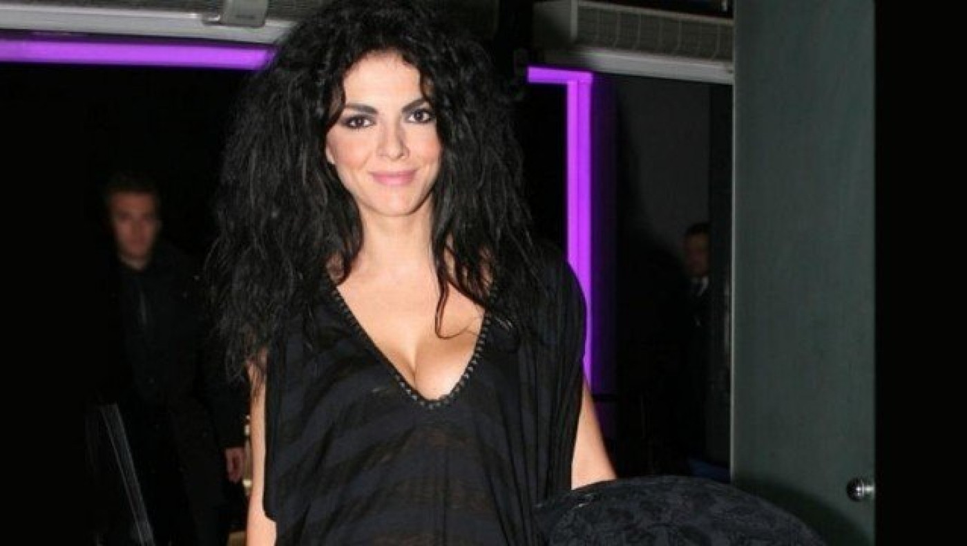 Η σέξι  εμφάνιση της   Σολωμού στον   Μουζουράκη (pics)