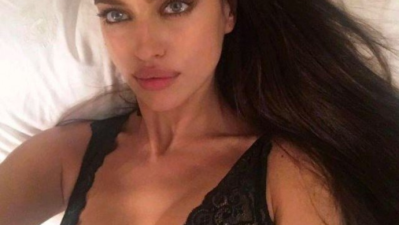 Η Ιρίνα Σάικ με σέξι μαύρο κορμάκι και πολλά άλλα (pics)