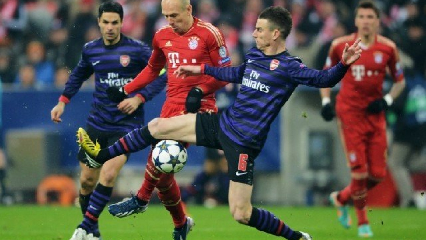 Κομπλεξική         η         Αρσεναλ        στους «16»