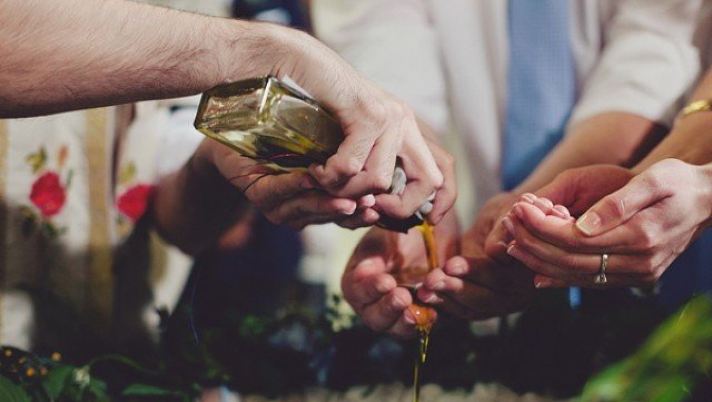 Ιερέας αρνείται να βαφτίσει μωρό, γιατί ο νονός έκανε πολιτικό γάμο!