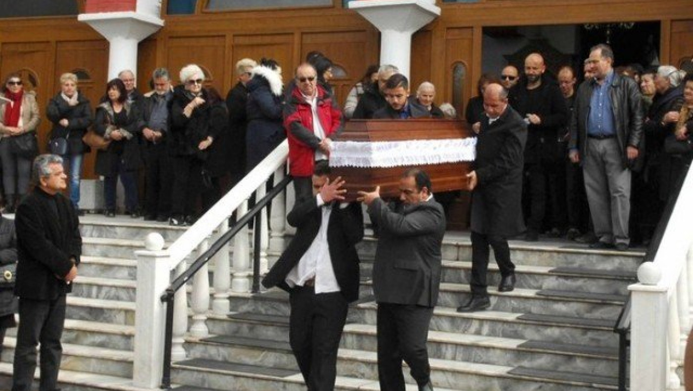 Θρήνος στην κηδεία της μαμάς και του 3χρονου μωρού (pics)