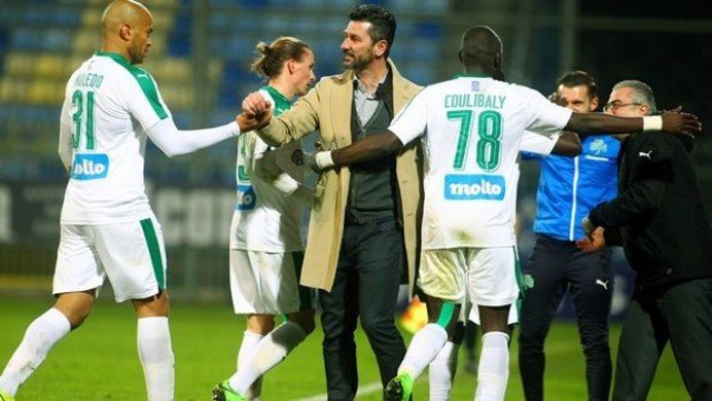 Παρών στο ντέρμπι με               Ολυμπιακό ο Μολέδο