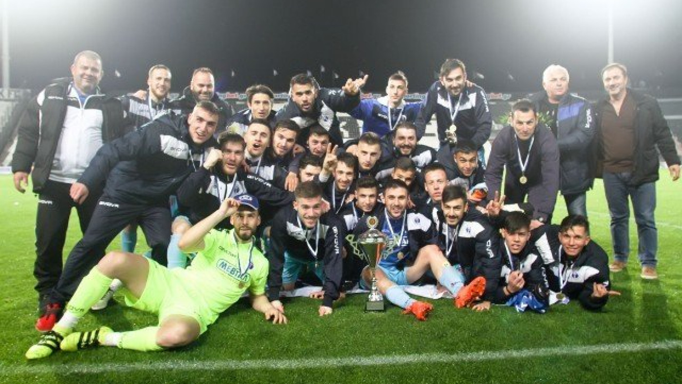 Το τρόπαιο βάφτηκε μπλε στον τελικό κυπέλλου της ΕΠΣΜ