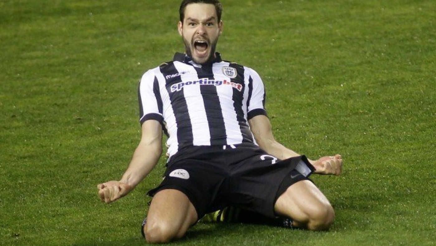 «Μη μου ξυπνάς το  παρελθόν, μη μου μιλάς θλιμμένα.»