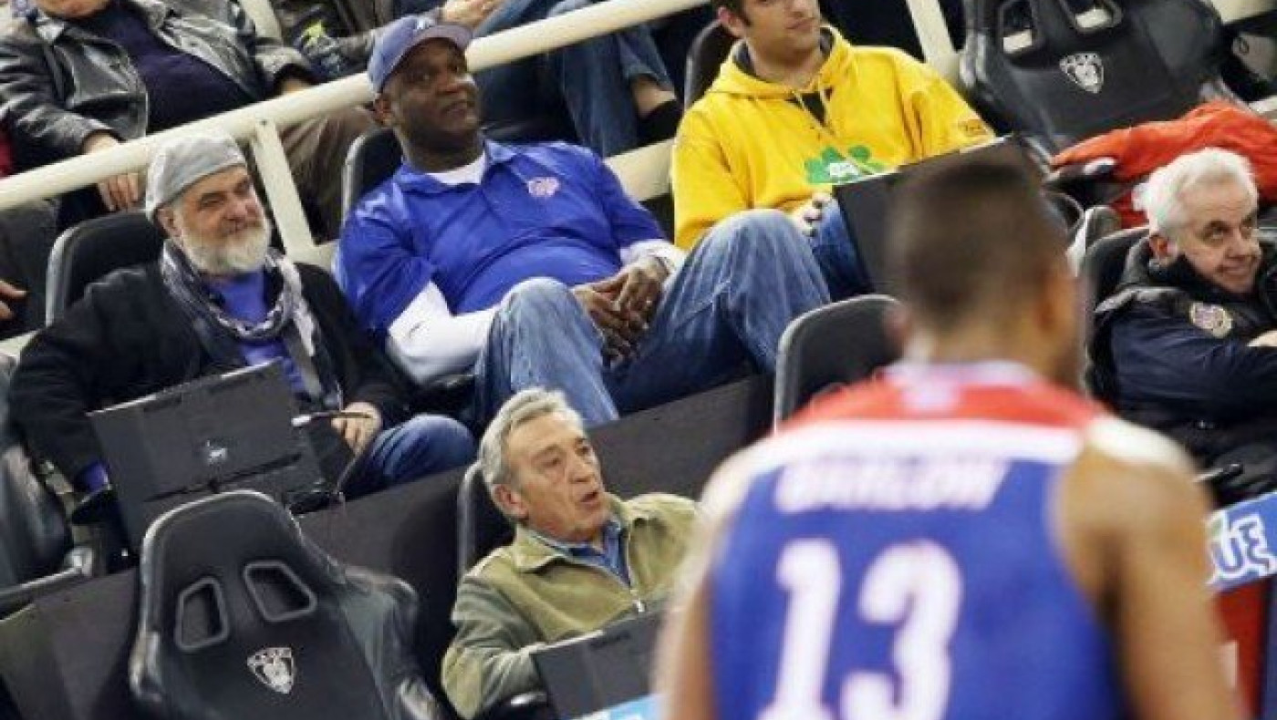 Photostory: Ο Κεν Μπάρλοου επέστρεψε σπίτι του (pics)