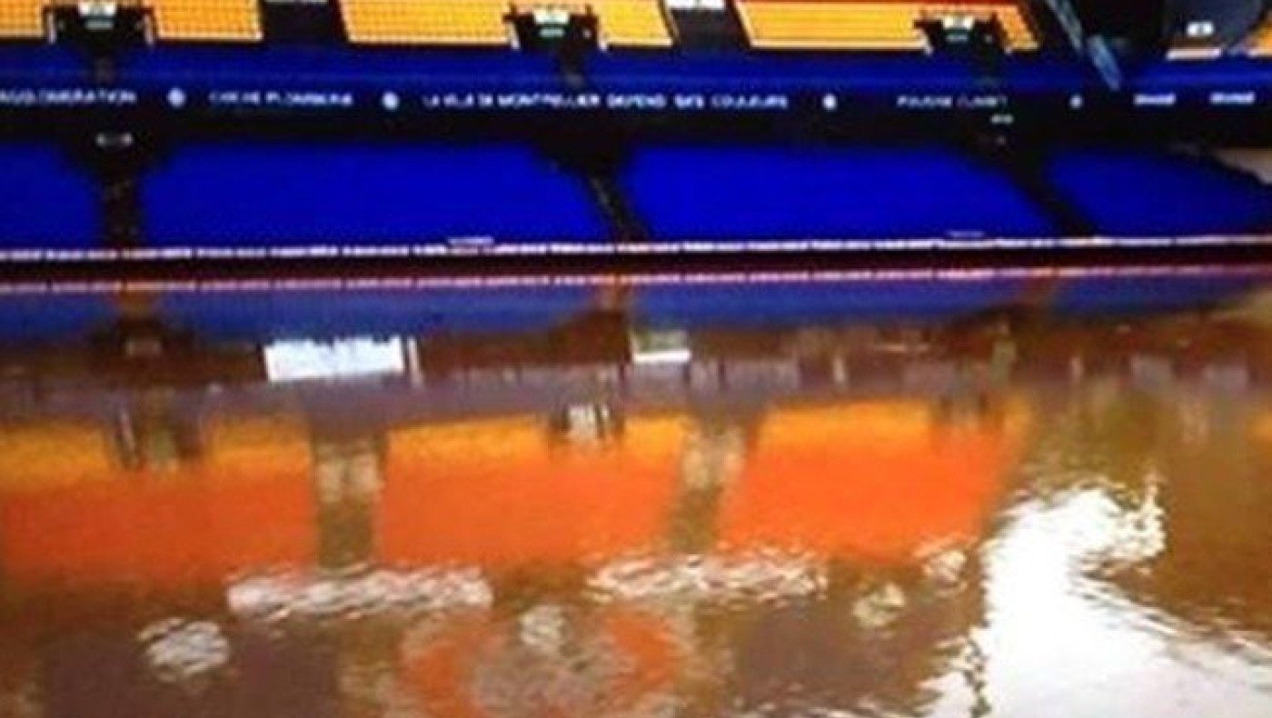 Το «Σταντ Ντε Λα Μοσόν» έγινε... πισίνα (pics)