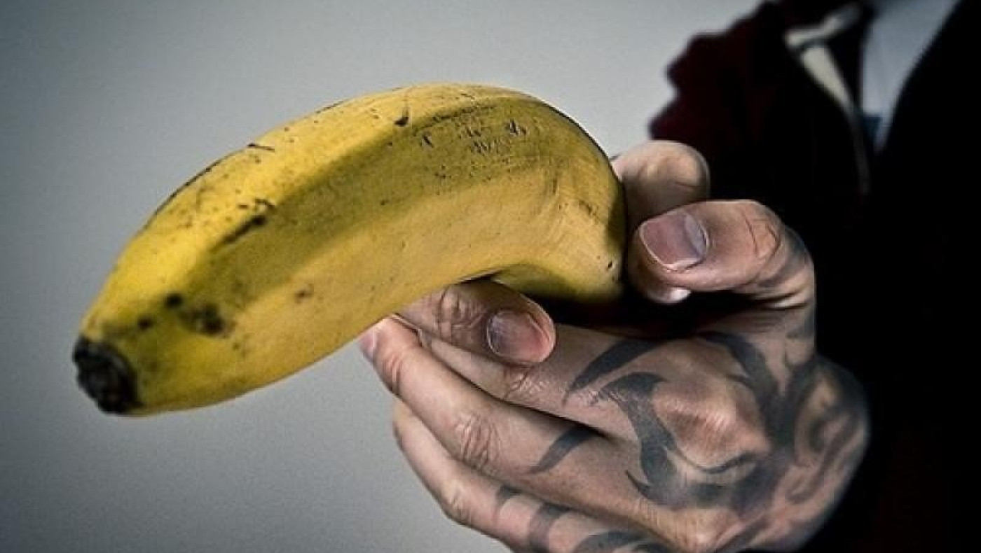 Ληστεία υπό την απειλή... μπανάνας
