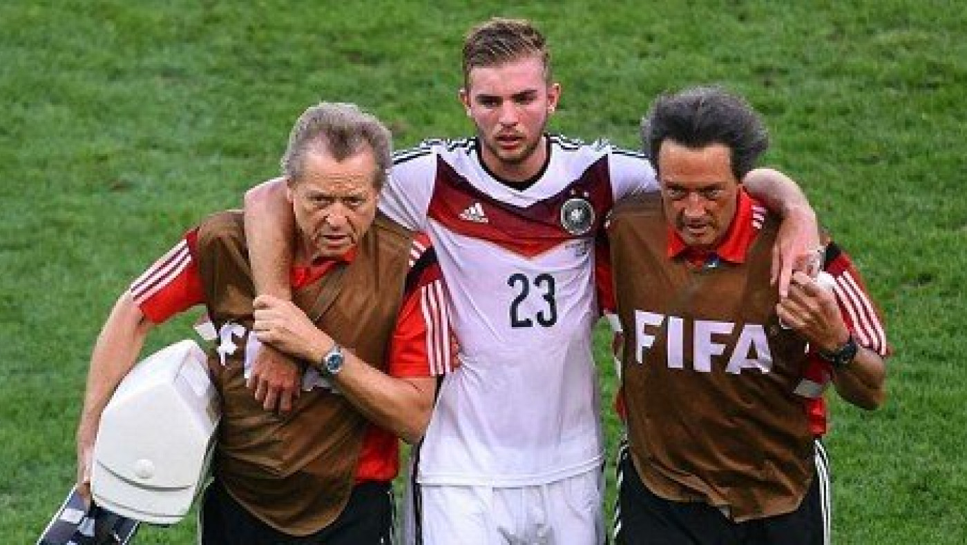 Εκτός τόπου και χρόνου… στον τελικό του Μουντιάλ (video)