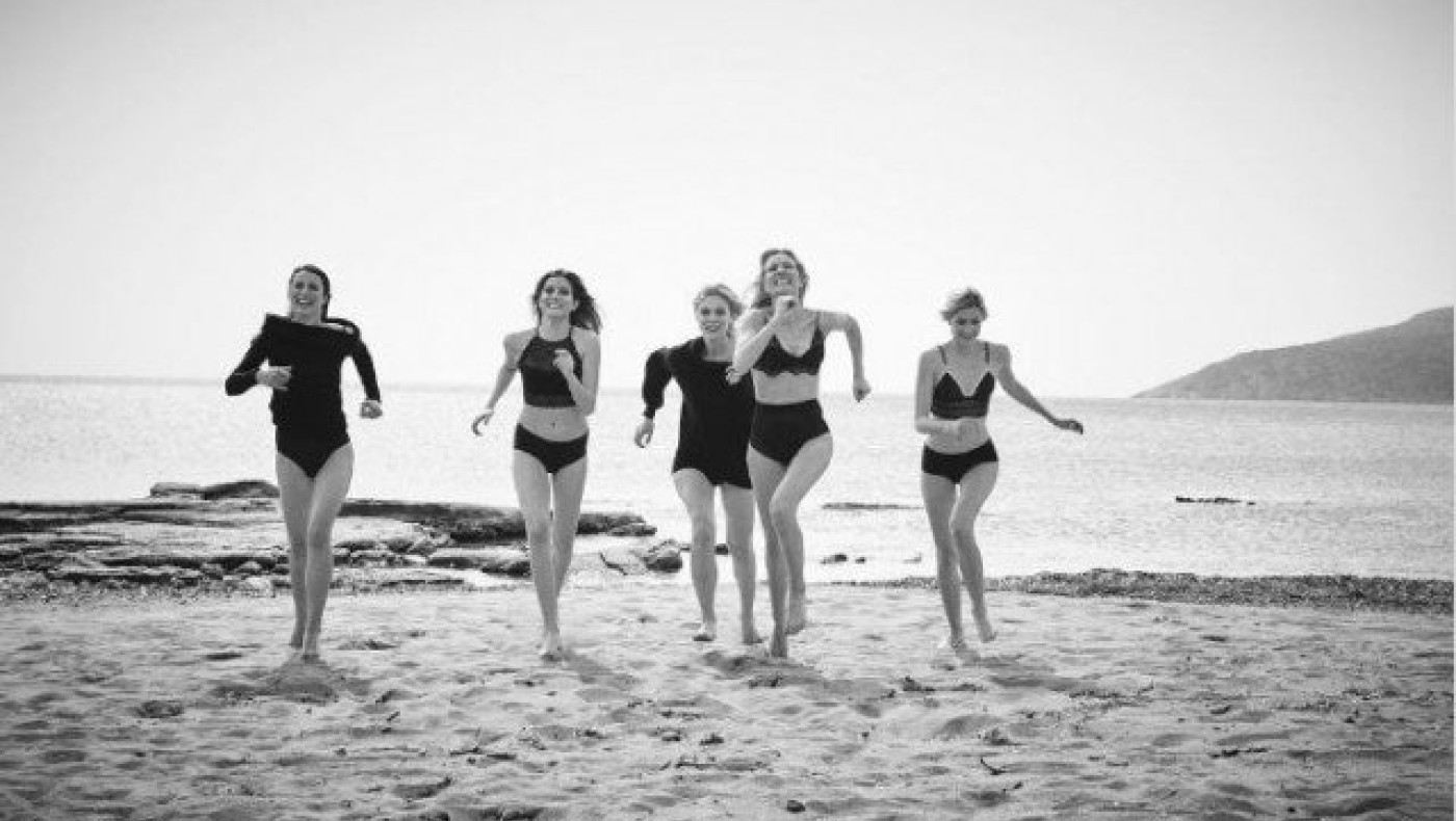 Στα...«ασπρόμαυρα»     η     Βίκυ     Καγιά! (pics)