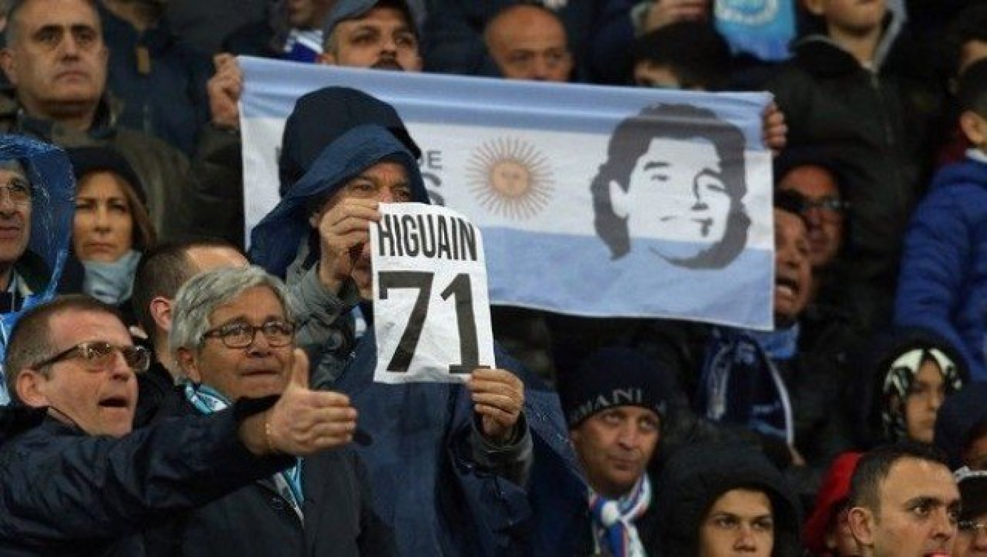 Το... «καλωσόρισμα» της Νάπολι στον Ιγκουαΐν             (vid)