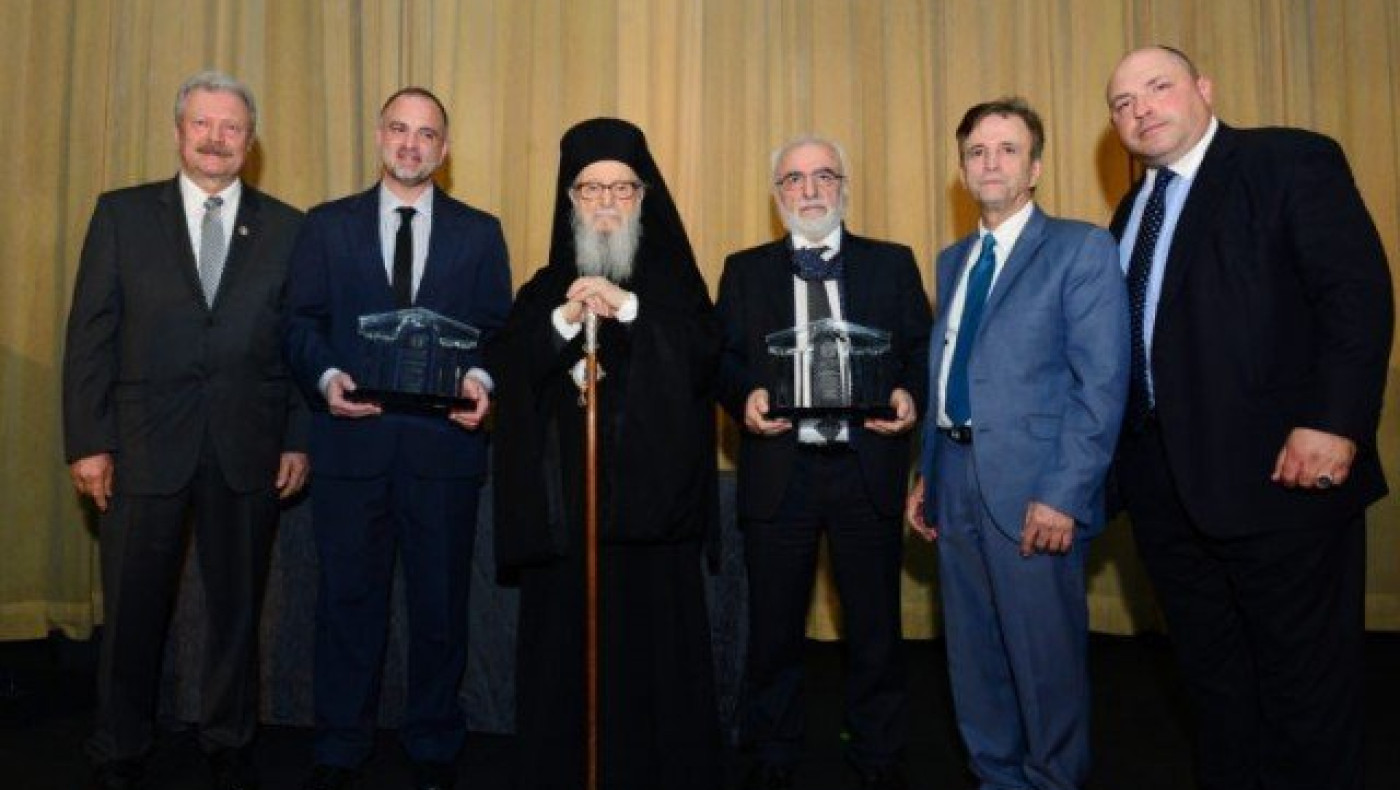 Πλήρωσε       δείπνο 100.000 δολαρίων     ο Σαββίδης!