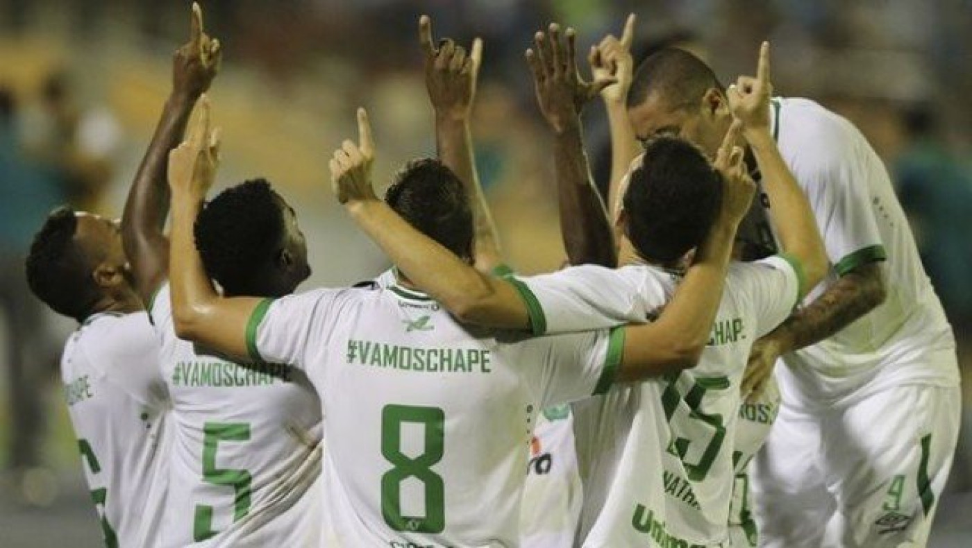 Σοκ και δέος, διεξάγεται ο αγώνας της Τσαπεκοένσε που δεν έγινε ποτέ