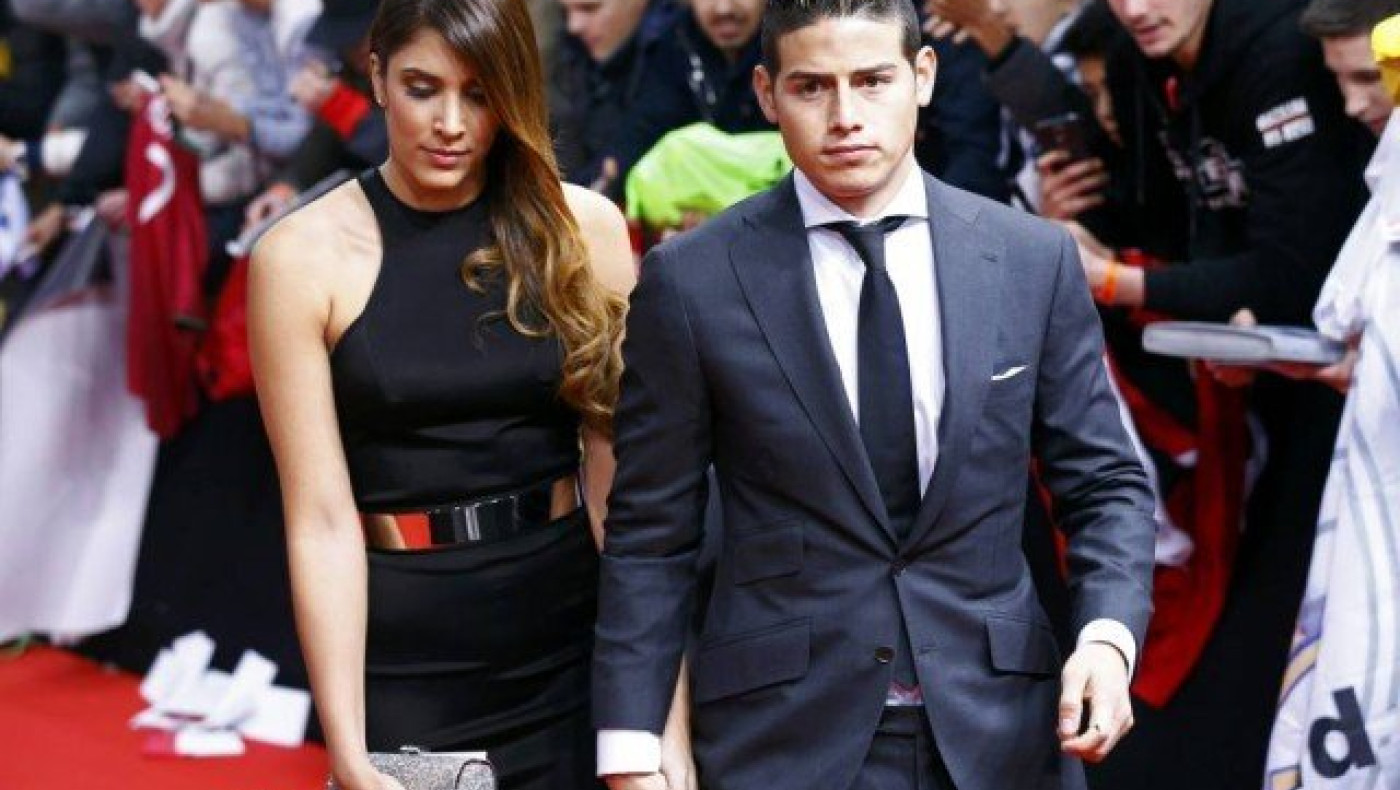 Για αυτή την σέξι φωτογράφιση της γυναίκας του τρελάθηκε ο Χάμες (pic)