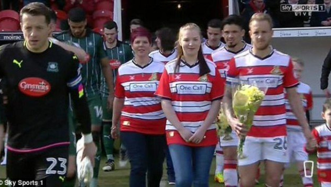 Ντονκάστερ: «Εισήλθαν στο γήπεδο με τις... μητέρες τους»