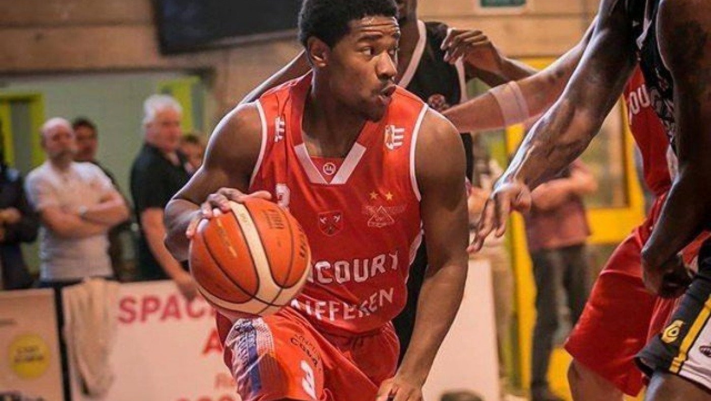 Ενίσχυση για το Λαύριο     πριν τον αγώνα με τον Αρη