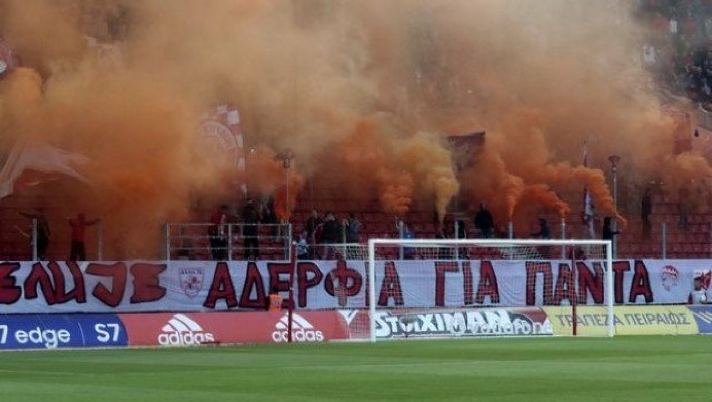 Το «εμπρηστικό» πανό των Ολυμπιακών κατά ΠΑΟΚ-ΑΕΚ (Pic)