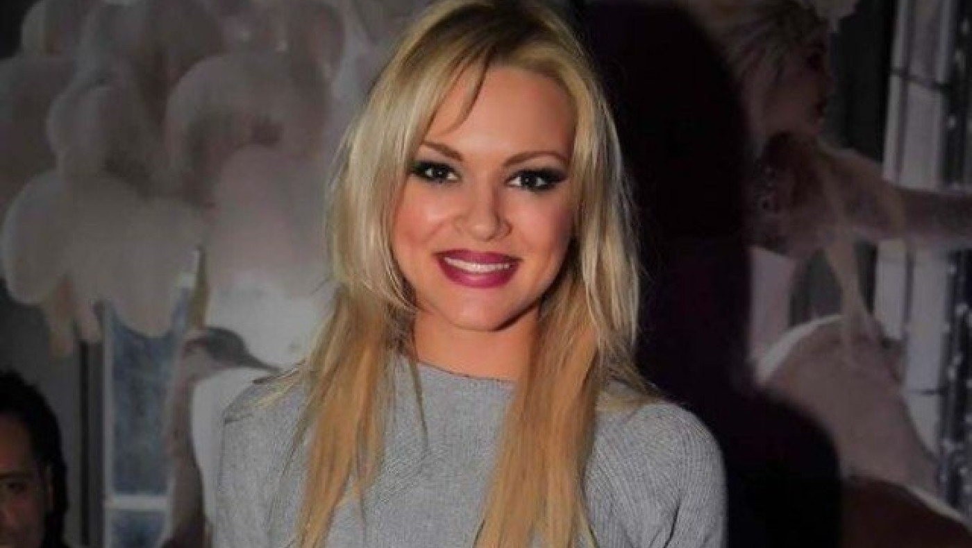 Ενοχλημένη η Βίκυ Κάβουρα από τις ερωτήσεις στην εκπομπή της Γερμανού