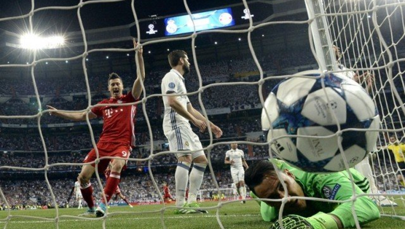 «Πέσιμο» Λεβαντόφσκι, Βιντάλ και Αλκάνταρα στους διαιτητές