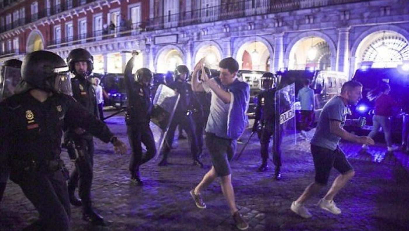 Τα...«έσπασαν» οι φίλοι της Λέστερ στη Μαδρίτη (vid)