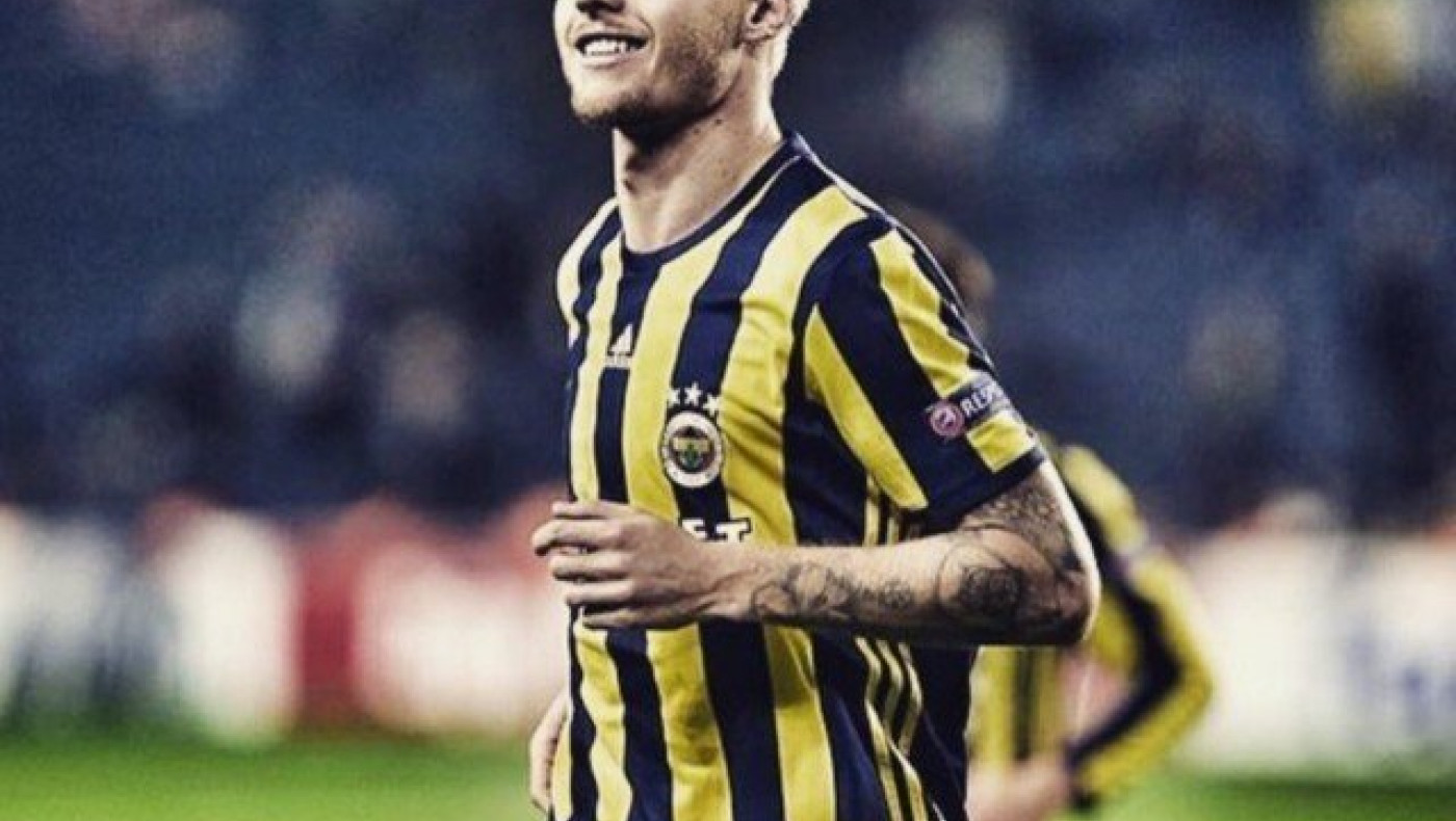 Μία εξαιρετική περίπτωση κεντρικού αμυντικού «ψήνει» η Λίβερπουλ!(vid)