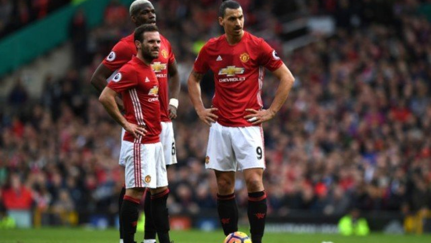 Αυτές είναι οι... νοσταλγικές φανέλες της Γιουνάιτεντ (pics)