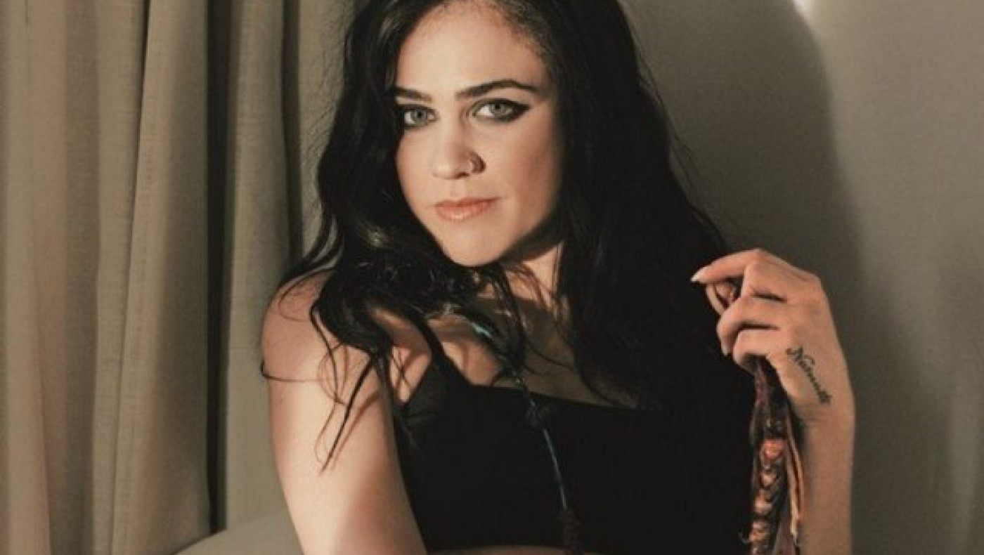 Κόνυ Μεταξά:                            «Οι άντρες δεν με φλερτάρουν!»