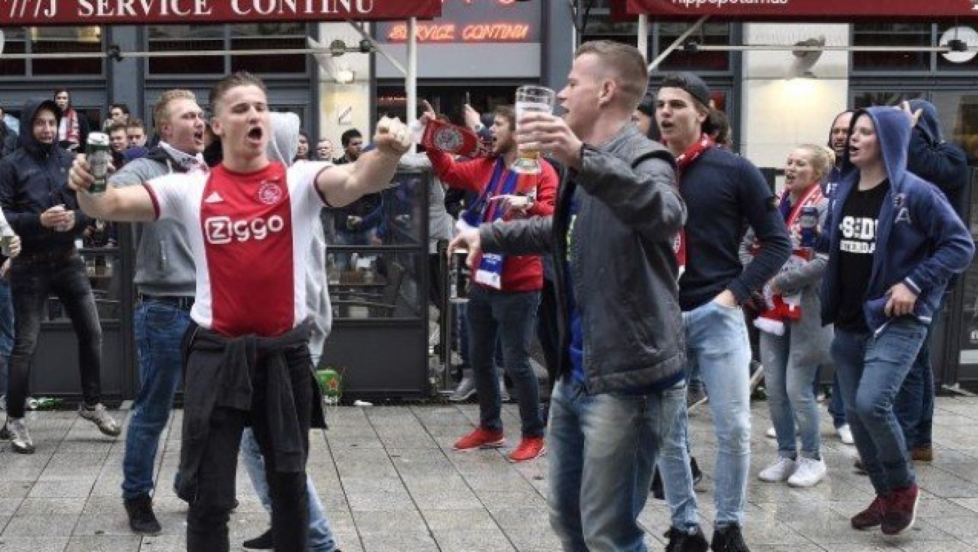 Οπαδοί του Άγιαξ τραγουδούσαν Bob Marley με πλανόδιο (vid)