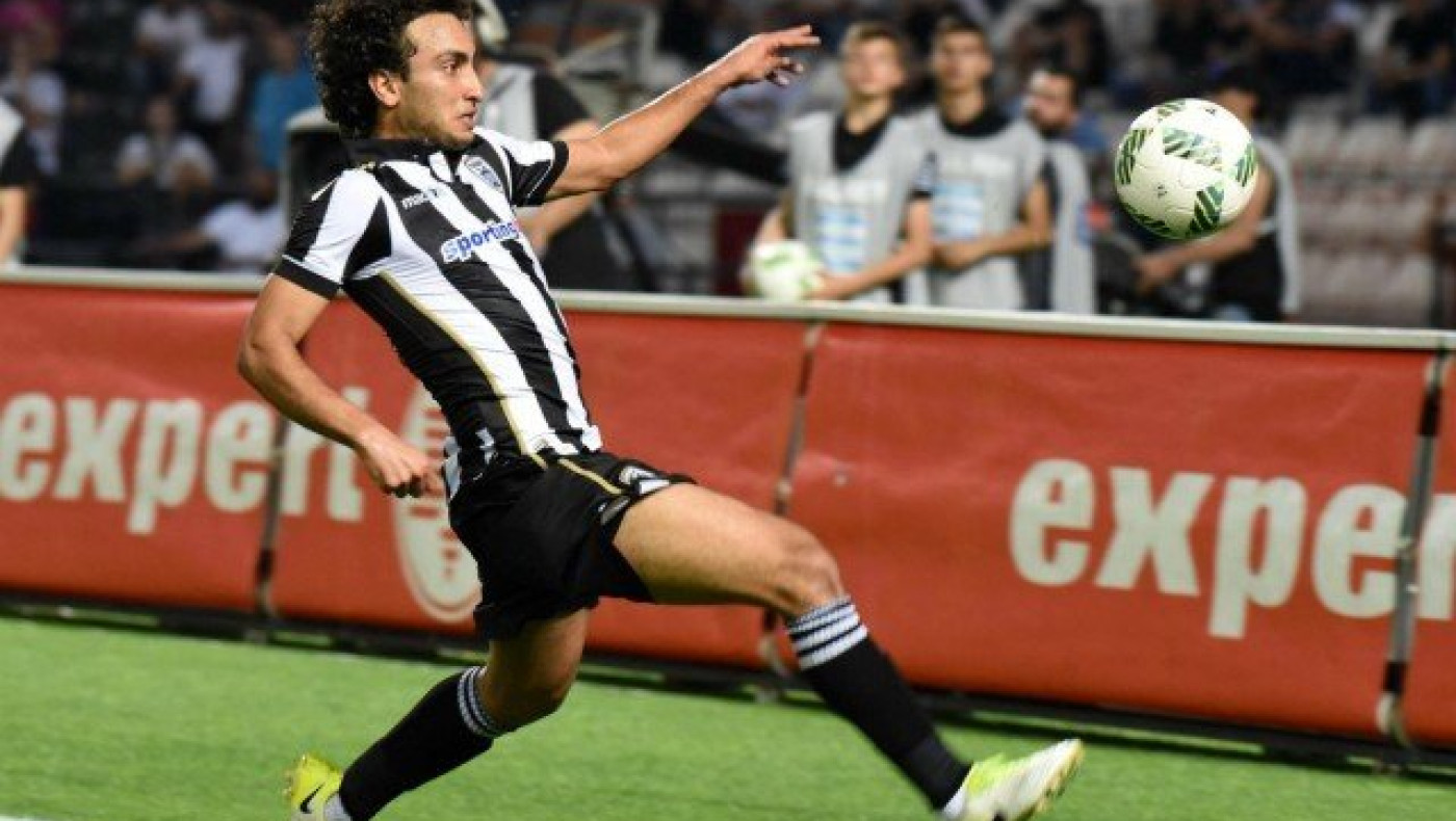 Ο Ουάρντα παρηγορεί        δακρυσμένο πιτσιρικά (pic)