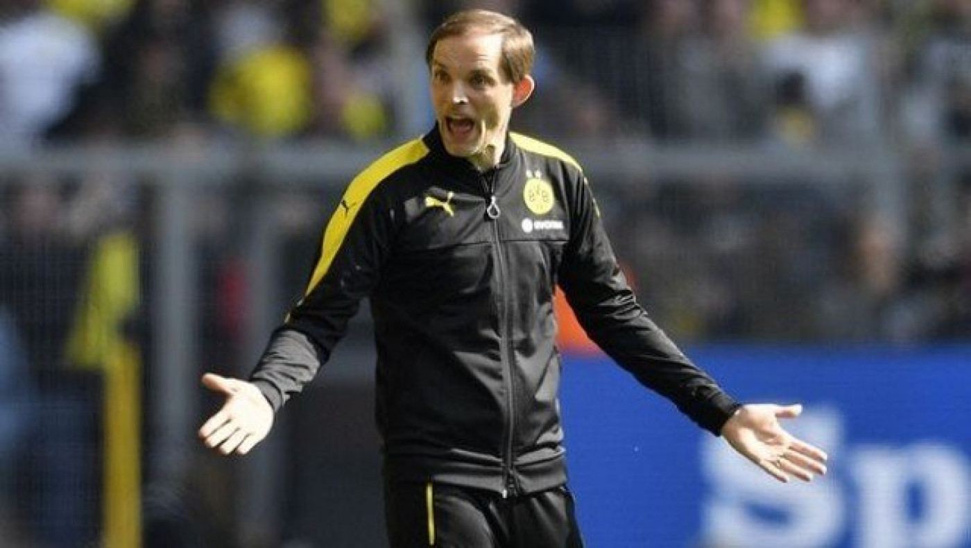 Παρελθόν από την Ντόρτμουντ ο                  Τούχελ