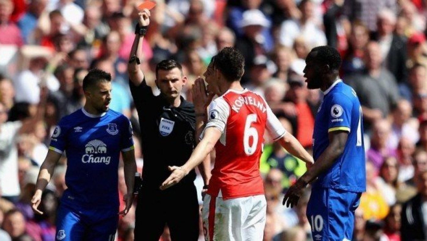 Χωρίς Κοσιελνί    στον τελικό του FA CUP η Άρσεναλ!