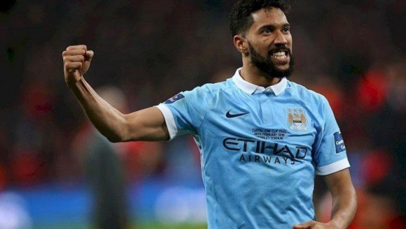 Διετές        συμβόλαιο σε        Κλισί η Λίβερπουλ