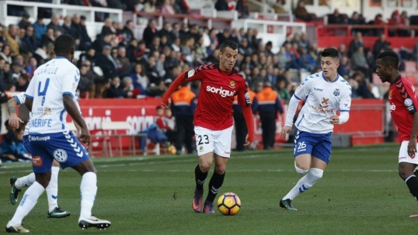 Με ισοπαλία κάνουν και οι δυο τη δουλειά τους στα Κανάρια