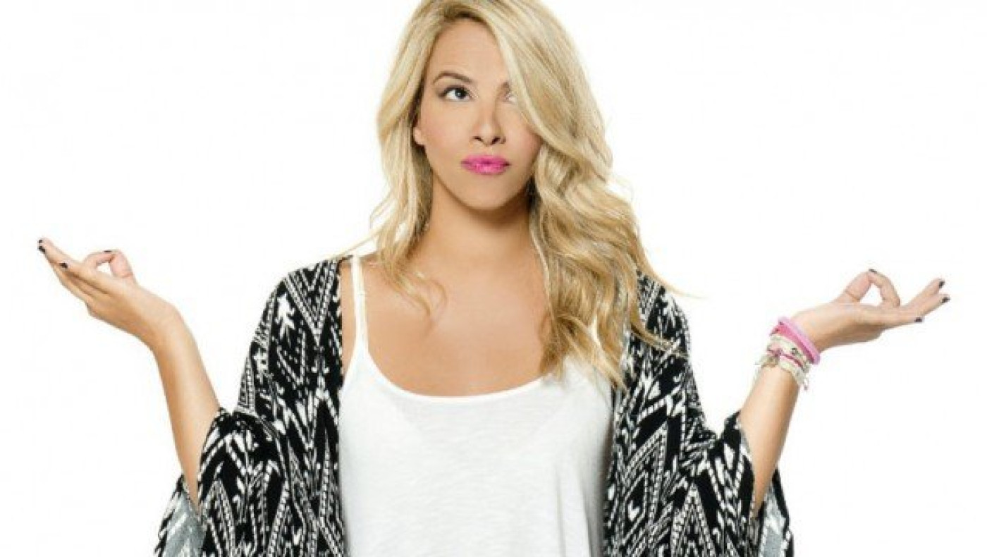 Η Τζένη Μελιτά βγήκε από την πισίνα και... τα είδαμε όλα! (ΒΙΝΤΕΟ)