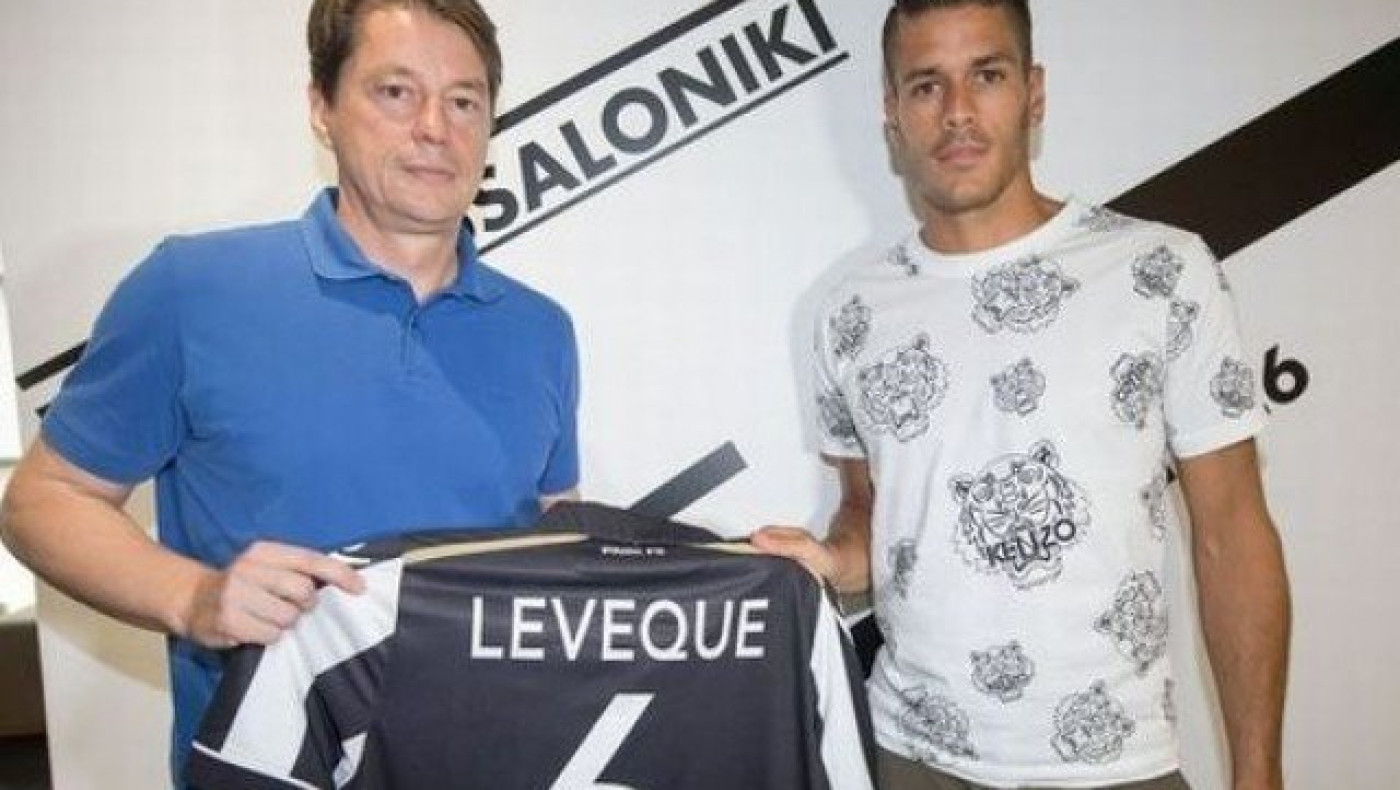 Ονειρα  θερινής νυκτός,  ή απλώς  αργούν οι βόμβες;