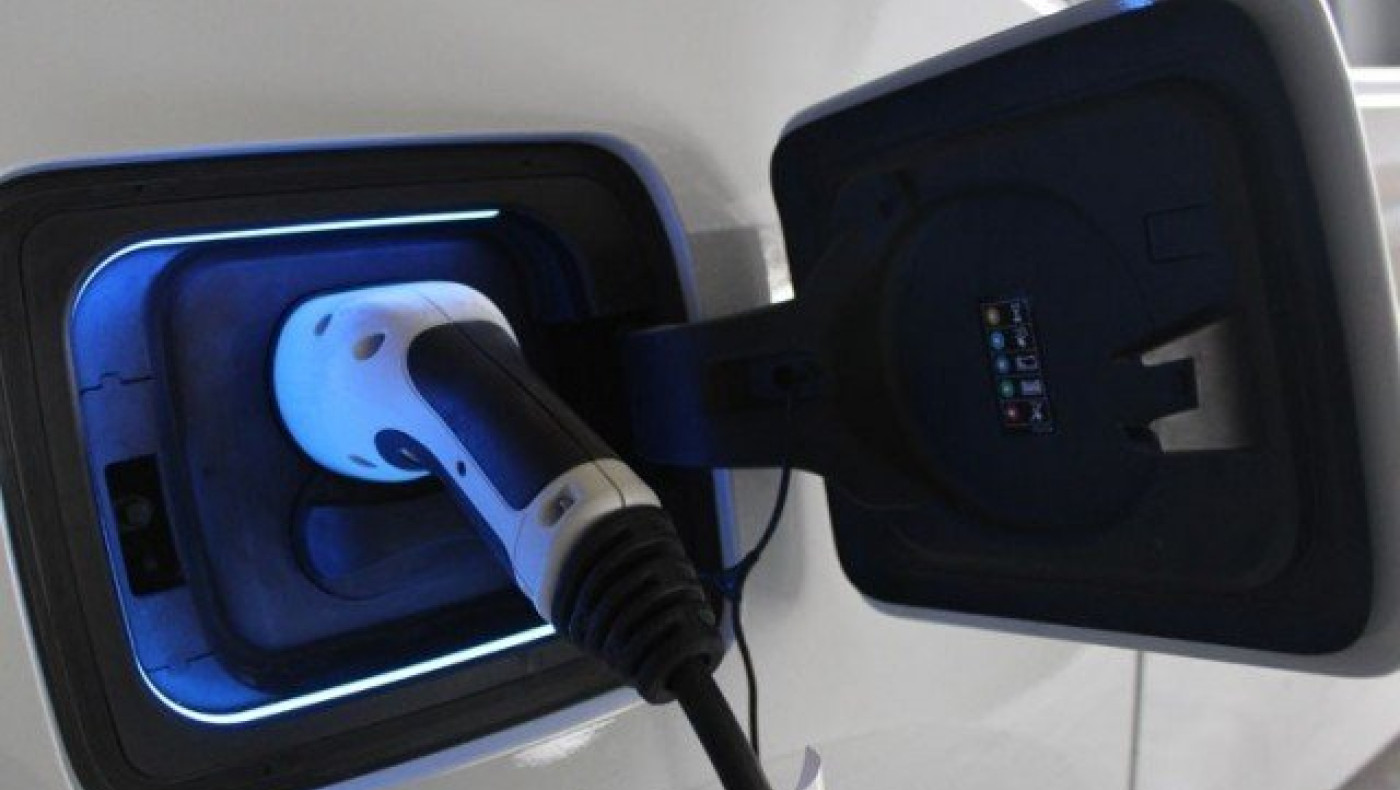 Θεσσαλονίκη: Εγκαταστάθηκε η πρώτη πρίζα για ηλεκτρικά αυτοκίνητα
