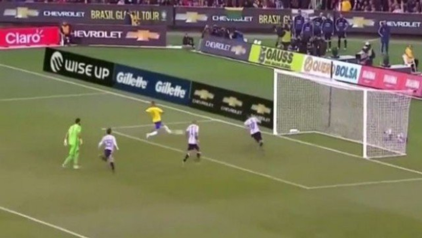 Η Βραζιλία                         έχασε το... άχαστο (video)