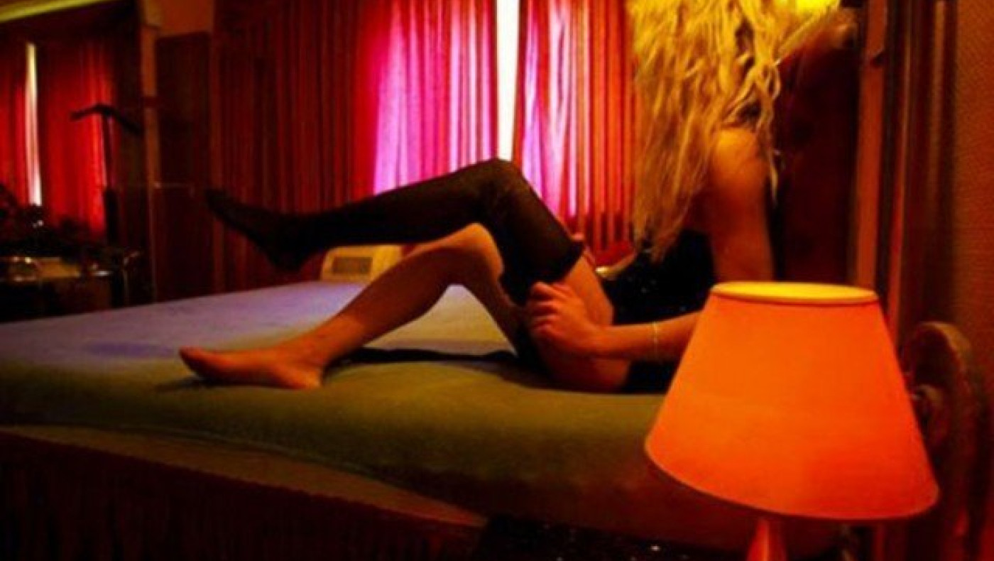 Ελληνίδες νοικοκυρές και συνταξιούχες πουλάνε το κορμί τους για 5 ευρώ