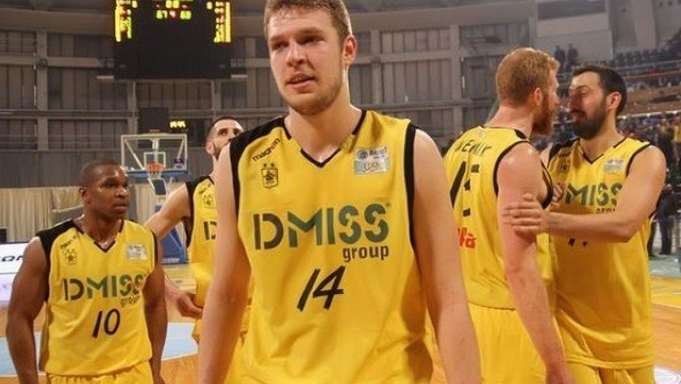 Επέλεξαν                           Βεζένκοφ οι Νετς!