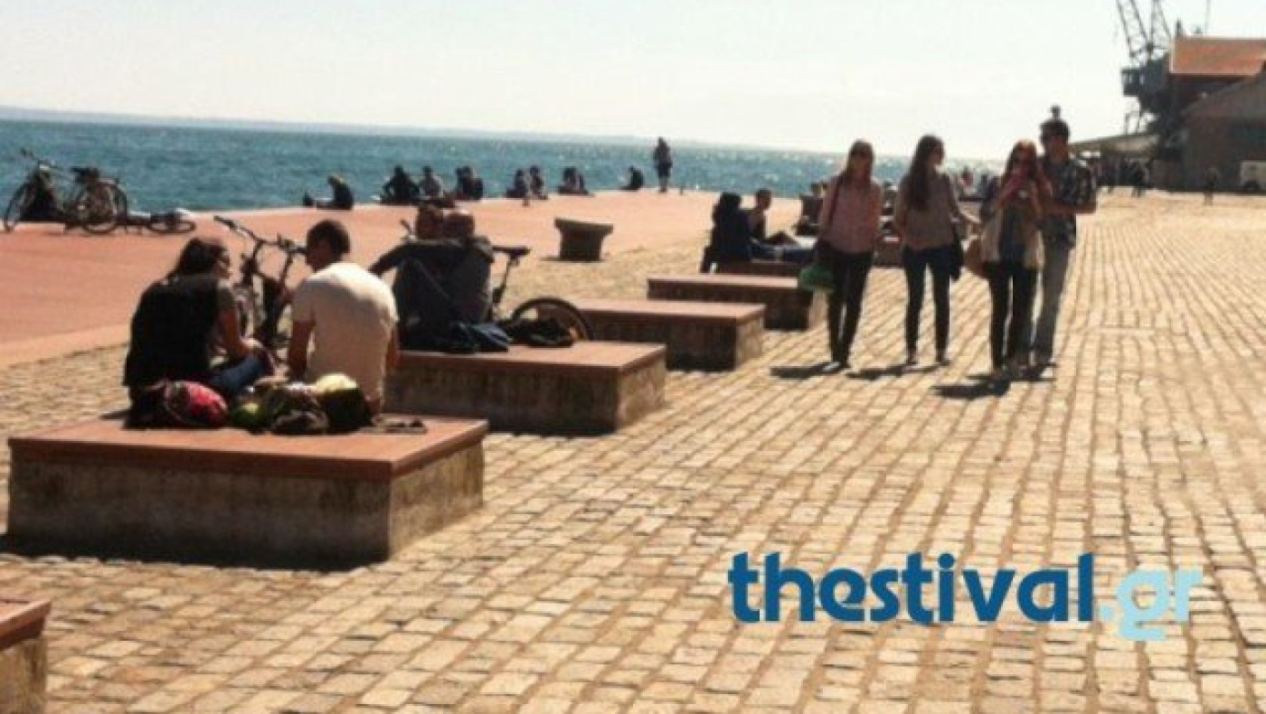 Θεσσαλονίκη: Μεθυσμένος άνδρας έπεσε στον Θερμαϊκό για να κολυμπήσει