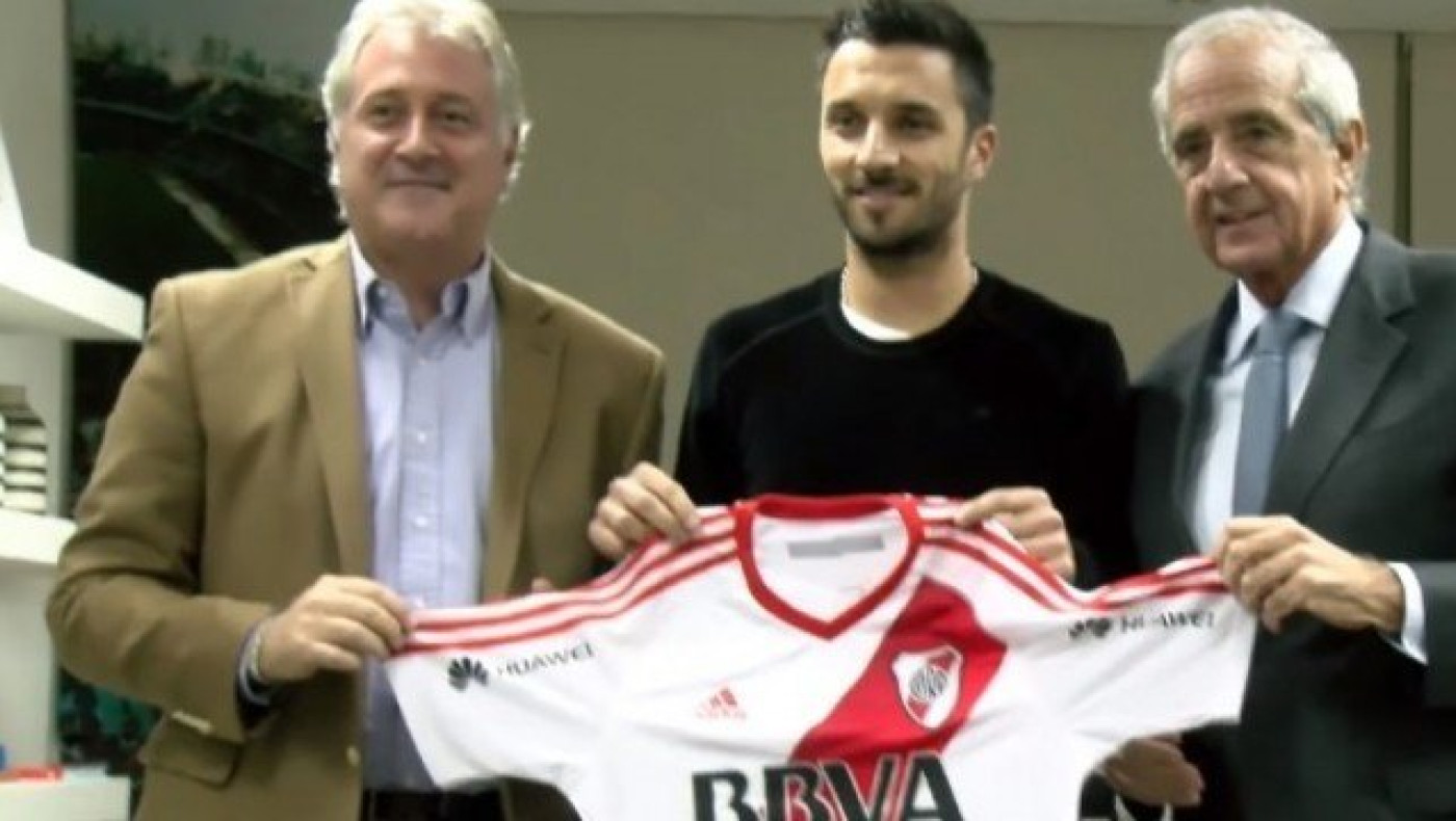 Τέλος ο Σκόκο για ΑΕΚ, υπέγραψε στη Ρίβερ Πλέιτ (video)