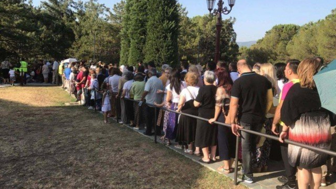 Θεσσαλονίκη: Χιλιάδες πιστοί στον τάφο του Αγίου Παϊσίου (ΒΙΝΤΕΟ)