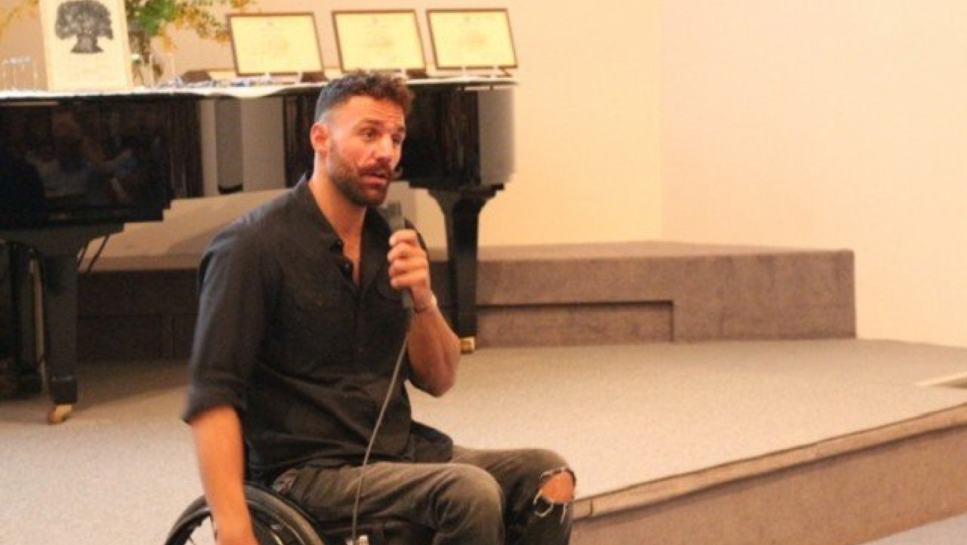 Αντώνης Τσαπατάκης: «Θέλω να με δουν οι δικοί μου να χορεύω πεντοζάλη»