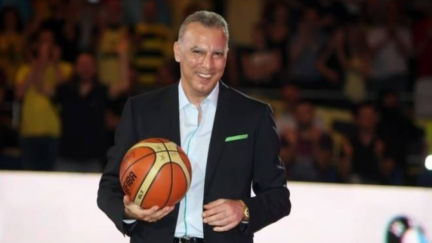 Αφίσα με τον Νίκο Γκάλη στο   «Σινάν Ερντέμ» (pic)