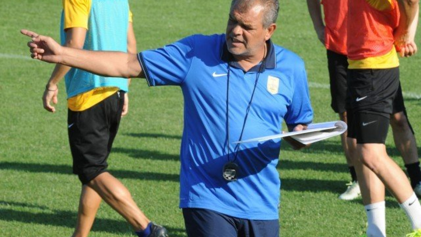 Παραχωρεί                 προτεραιότητα στην… άμυνα