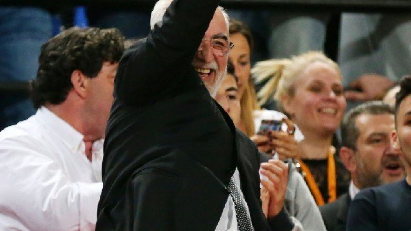 Ιερή          υποχρέωση…  πρόσω                ολοταχώς