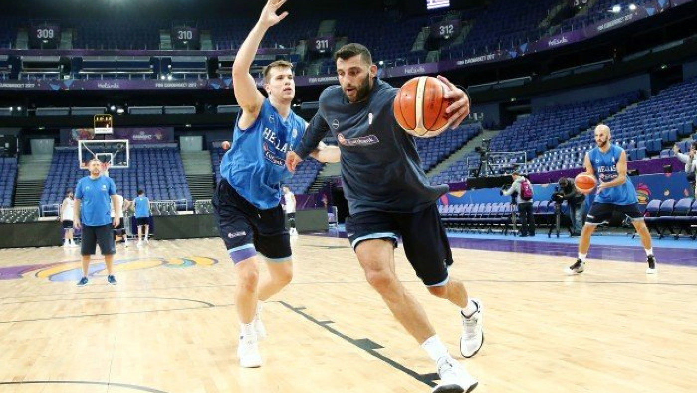 Με τραυματία τον Μάντζαρη ολοκληρώθηκε η προπόνηση της Εθνικής (vids)