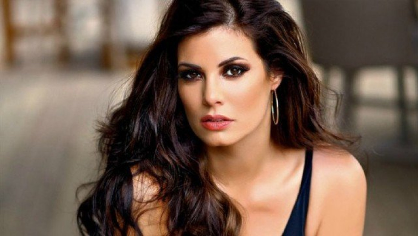 Η Μαρία Κορινθίου πιο... υγρή από ποτέ!              (ΦΩΤΟ)