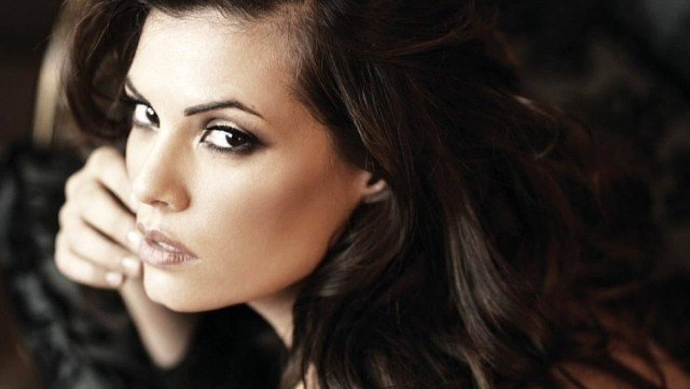 Ο σέξι «τυφώνας» Μαρία Κορινθίου... ξαναχτυπά! (ΦΩΤΟ)