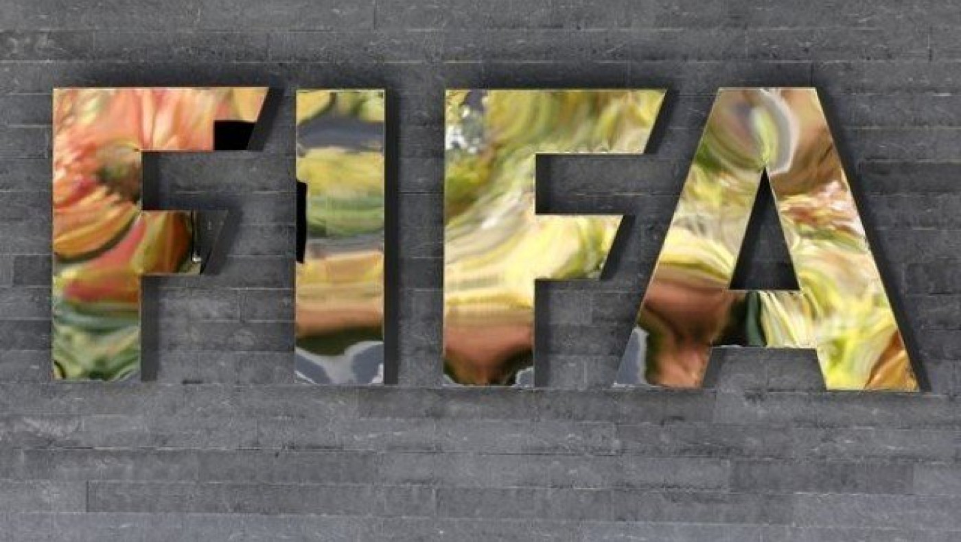 Απόφαση-σταθμός της FIFA: Πέναλτι ή φάουλ το σπρώξιμο στον διαιτητή!