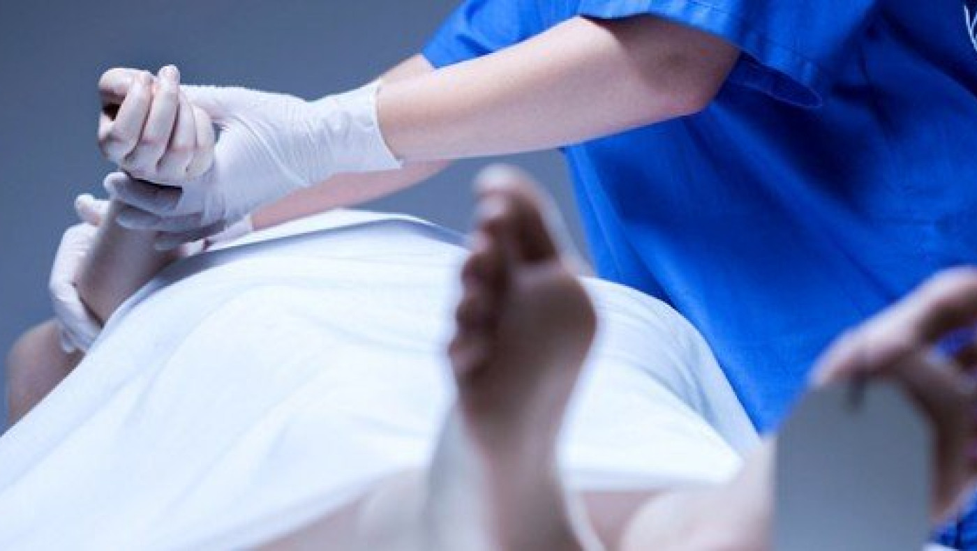 Ιατροδικαστής του ΑΠΘ έπαιρνε μίζα για νεκροτομές και ταριχεύσεις